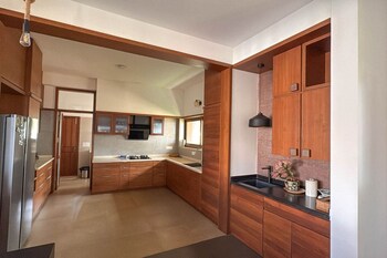 lahari by hireavilla chic 4br beachfront villa