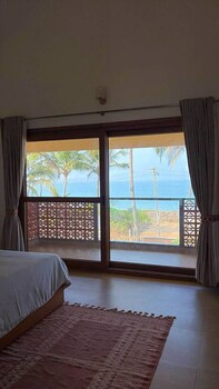 Lahari By Hireavilla - Chic 4Br Beachfront Villa,Anugraha Post Villa Lahri Fisheries Rd,2 star