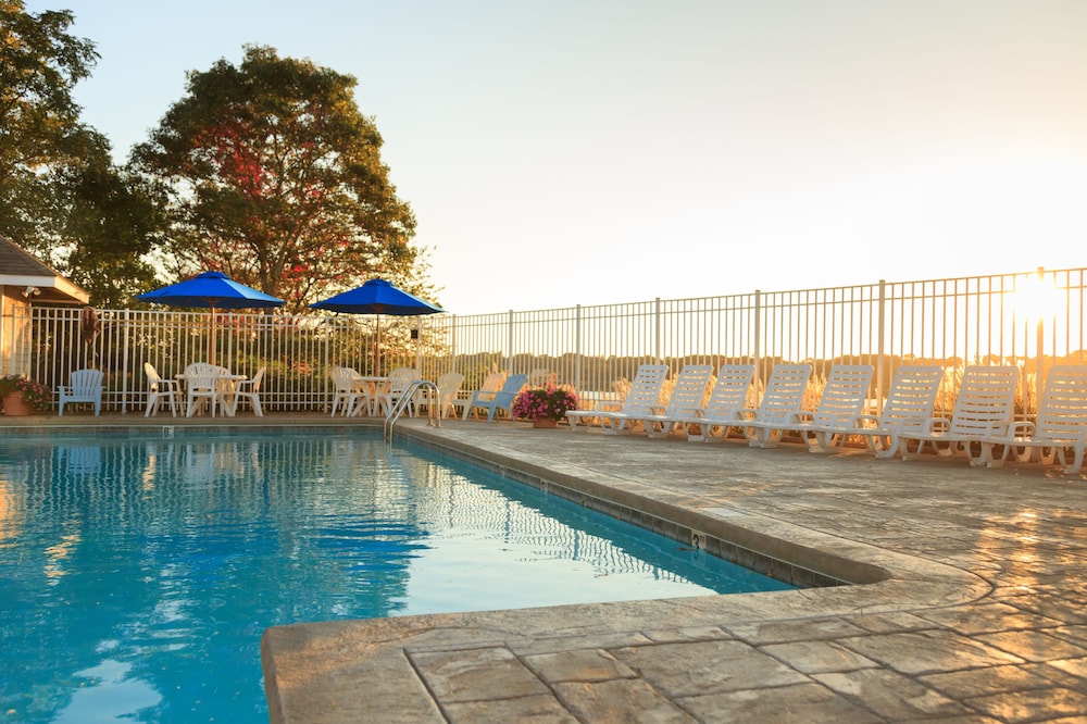 bayside resort hotel