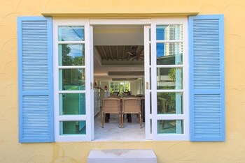 de pastel hotel