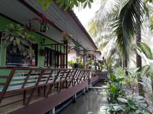 warakorn baansuan amphawa