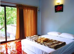 warakorn baansuan amphawa