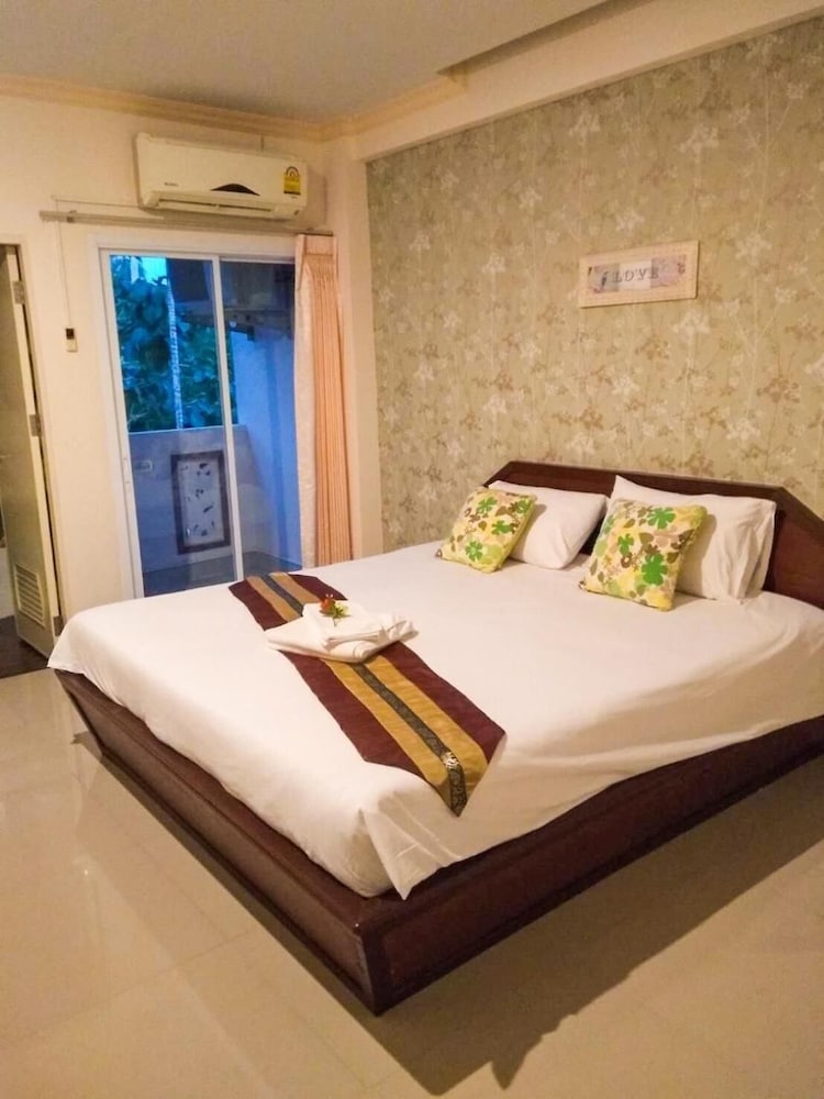 chumphon travelodge hotel