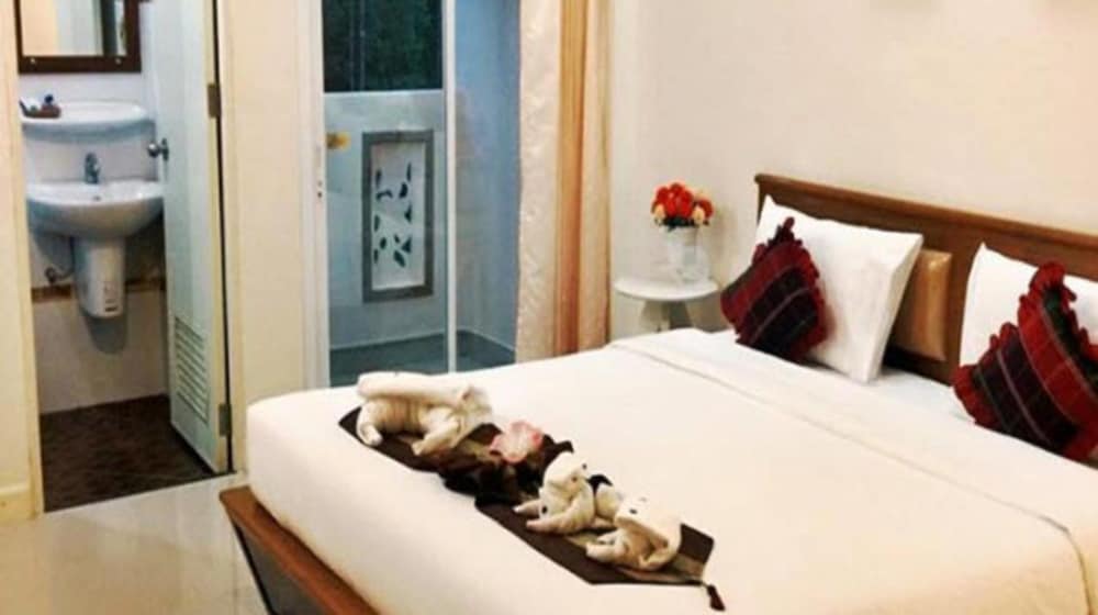 chumphon travelodge hotel