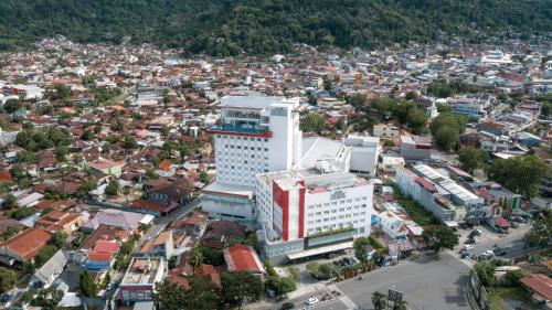 the zhm premiere dh grand zuri padang