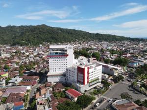 the zhm premiere dh grand zuri padang