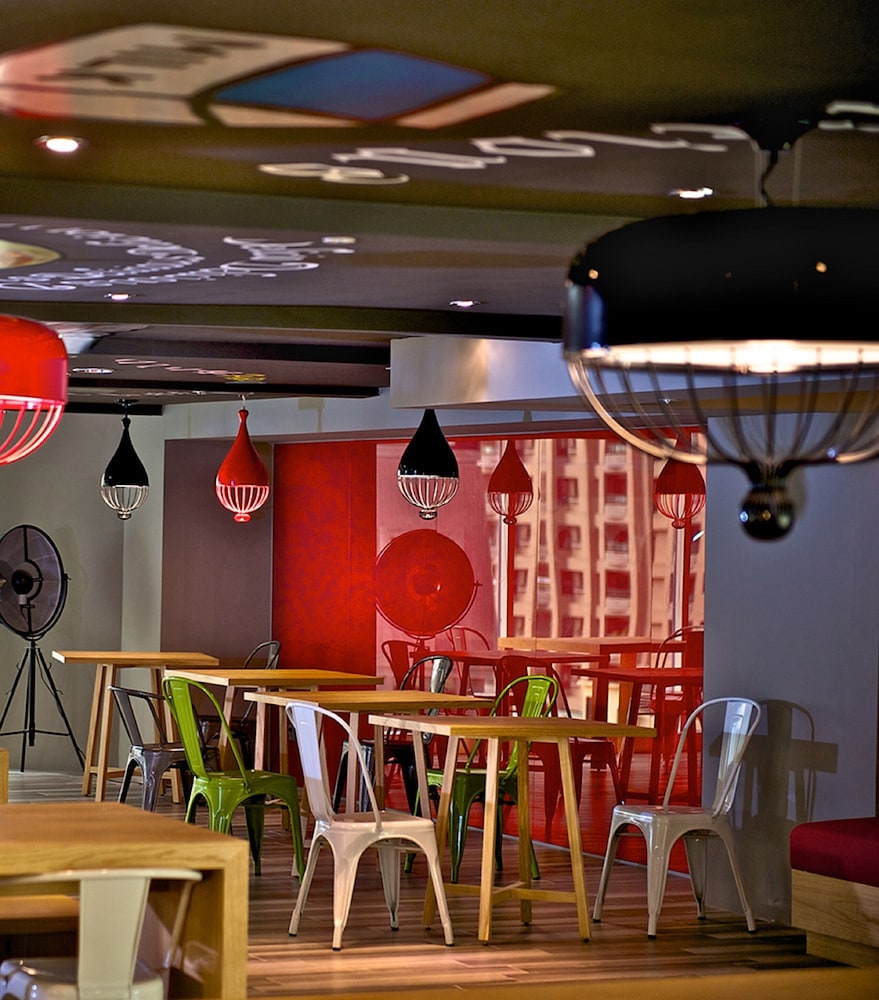 fx inn kaohsiung zhonghua road branch