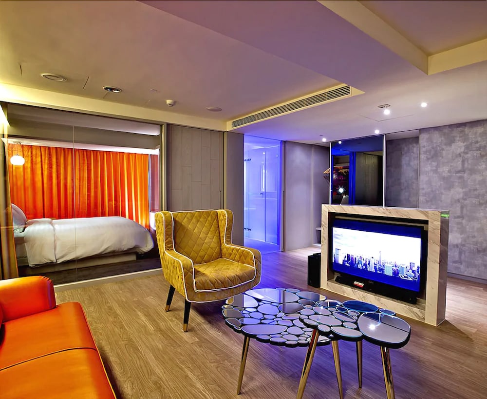 fx inn kaohsiung zhonghua road branch