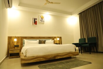 Hotel Canada,,2 star