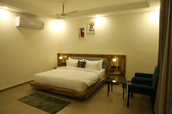Hotel Canada,,2 star
