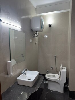 hotel dolphin katra