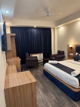 hotel dolphin katra