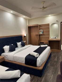 hotel dolphin katra