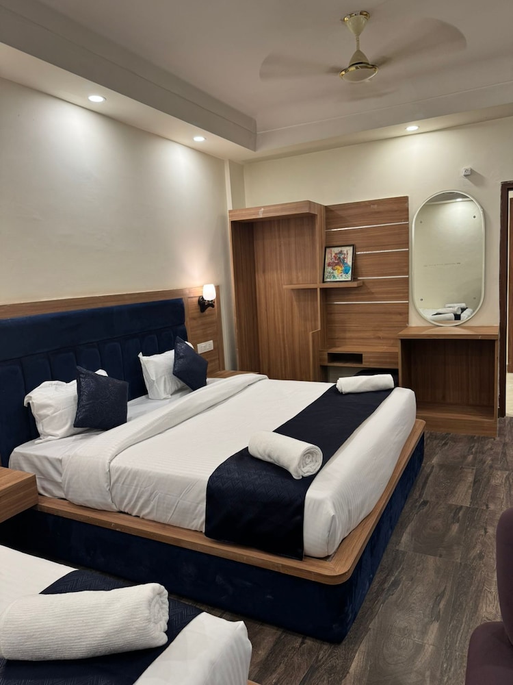 hotel dolphin katra