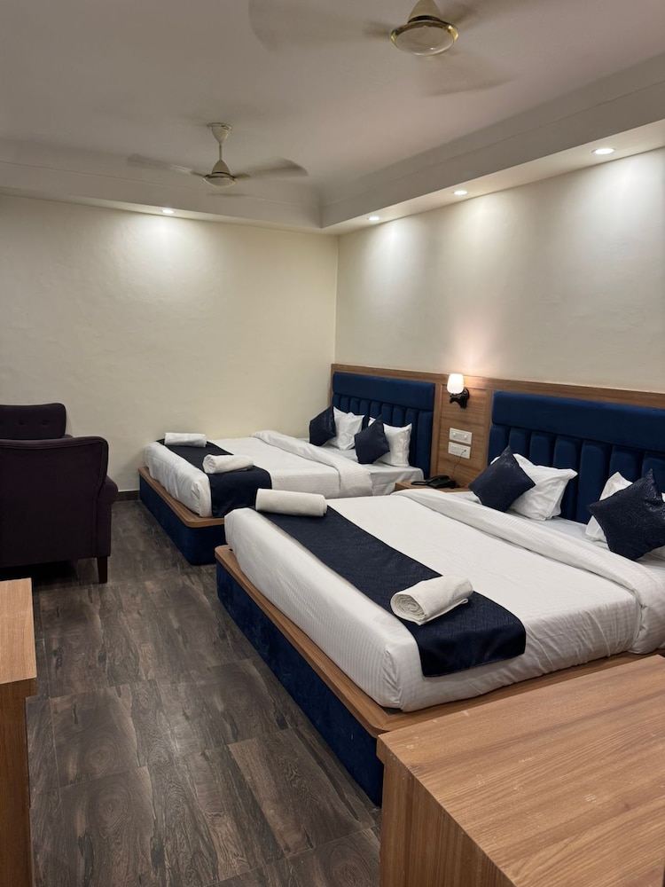 hotel dolphin katra
