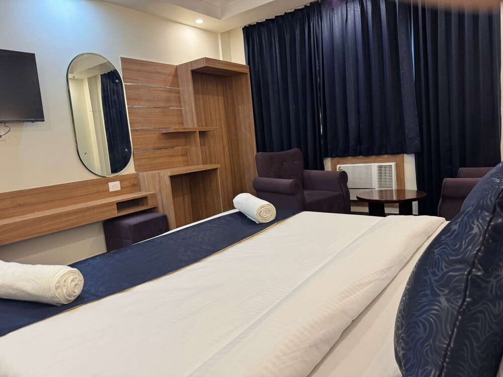 hotel dolphin katra