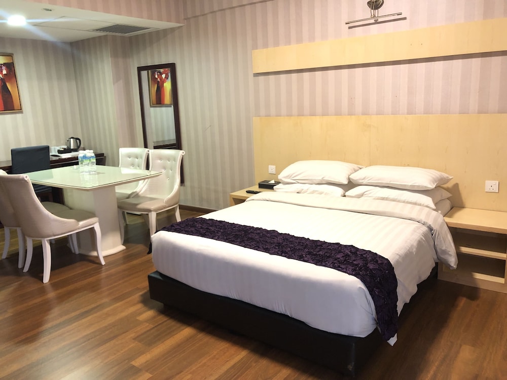 pariss hotel johor bahru