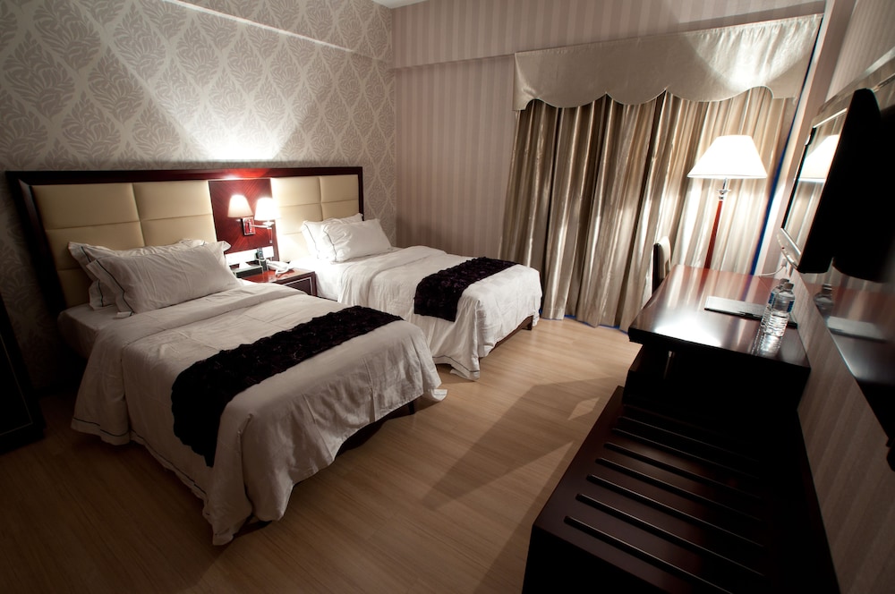 pariss hotel johor bahru