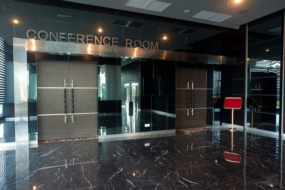 pariss hotel johor bahru