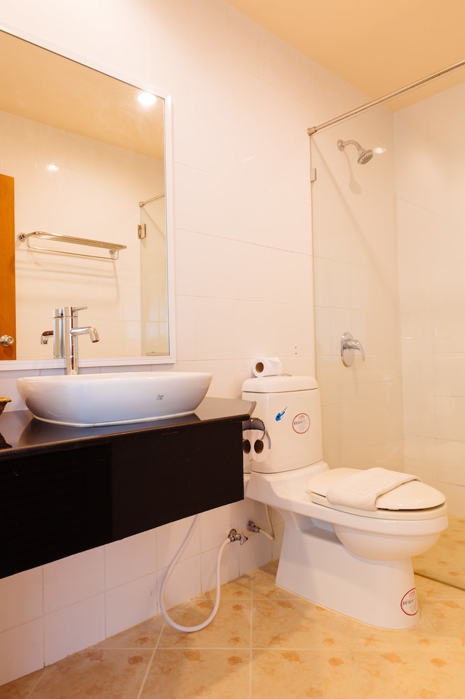 thipurai beach hotel