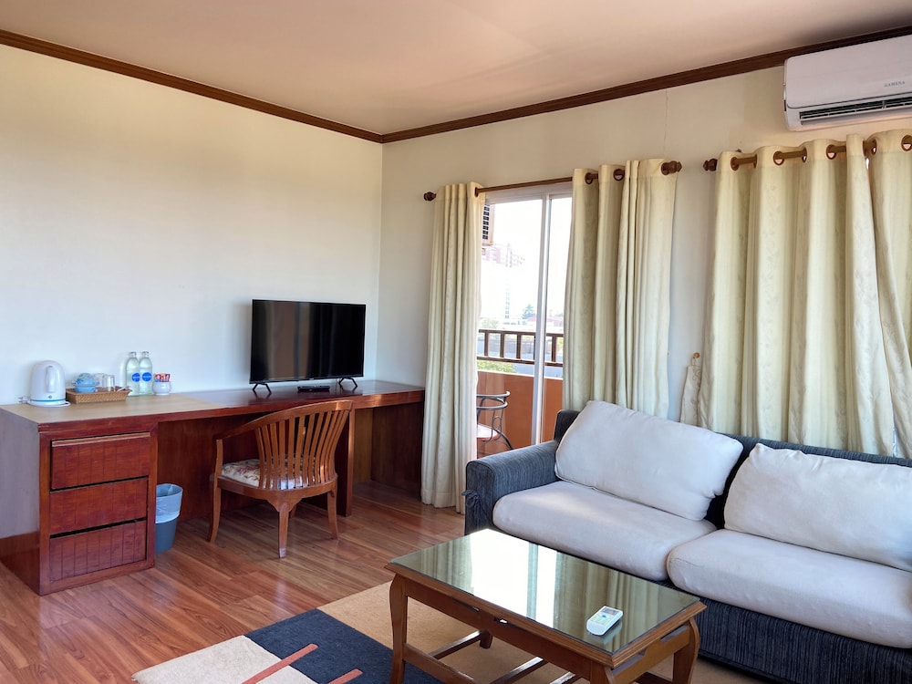 thipurai beach hotel