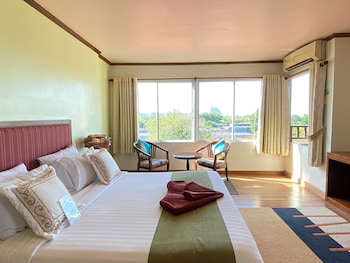 thipurai beach hotel