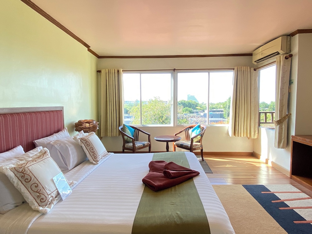 thipurai beach hotel