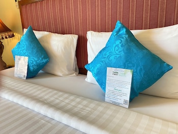 thipurai beach hotel