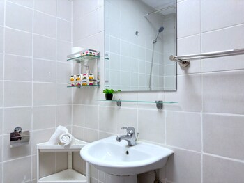 luxury brand new studio