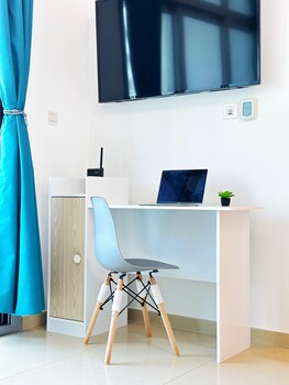 luxury brand new studio