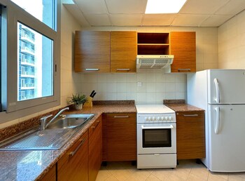 Luxury Brand New Studio,,0 star