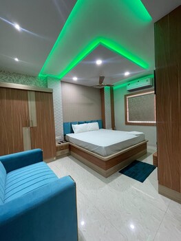 Alexa Hotel & Restaurent,,3 star