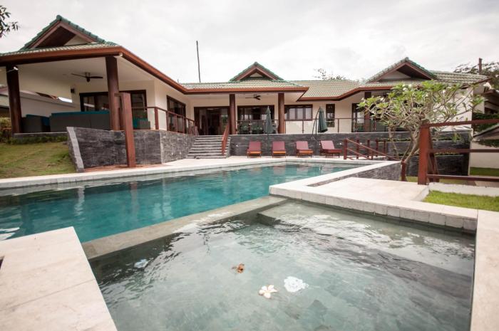 idyllic samui beach villa resort