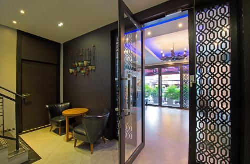 srisawara casa hotel