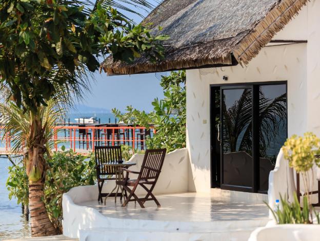 samui pier beach front resort