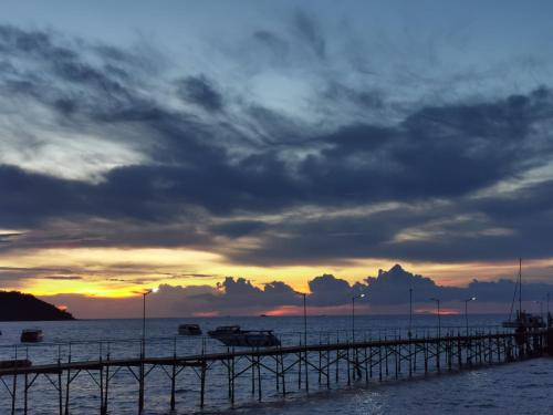 samui pier beach front resort