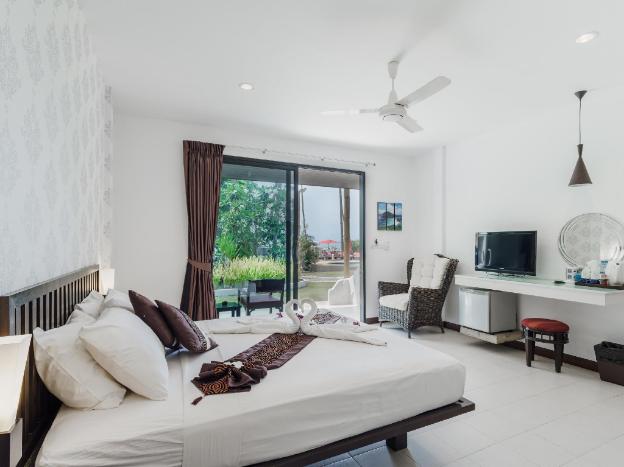 samui pier beach front resort