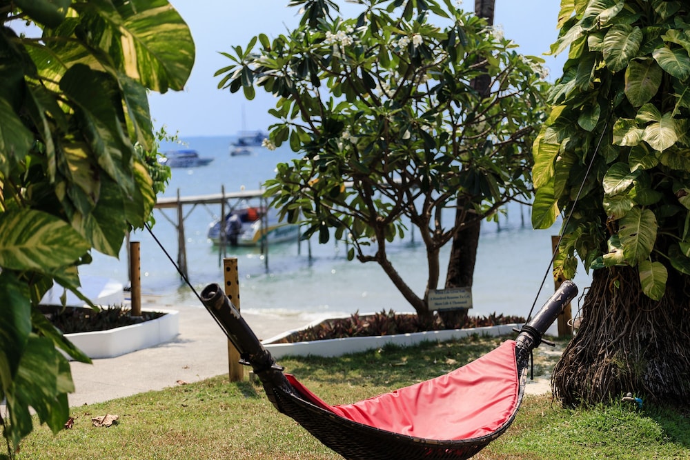 samui pier beach front resort