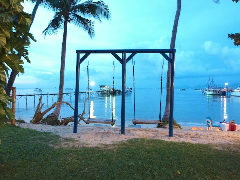 samui pier beach front resort