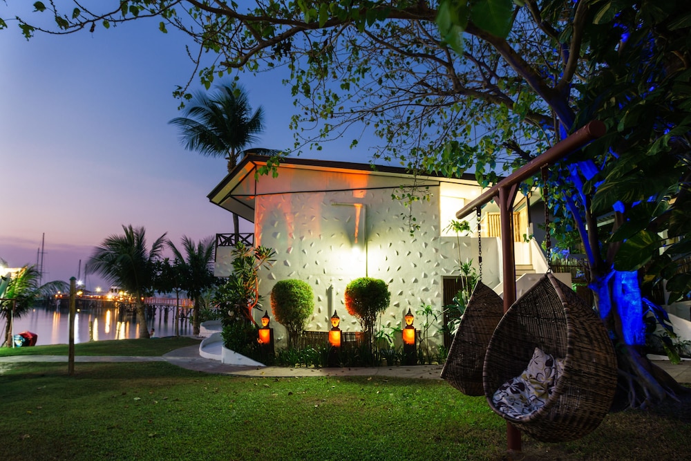 samui pier beach front resort