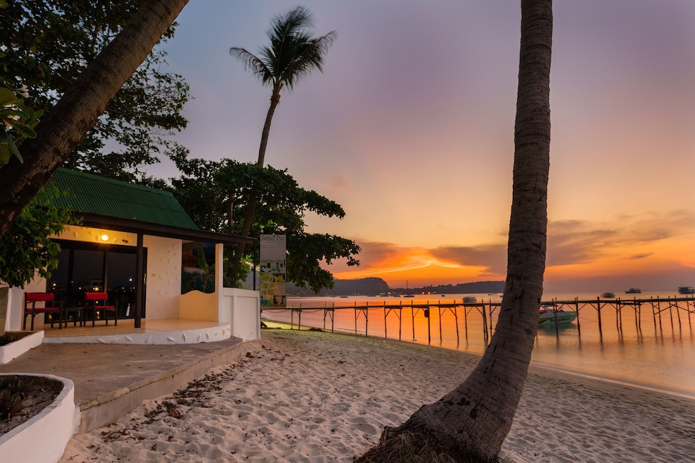 samui pier beach front resort