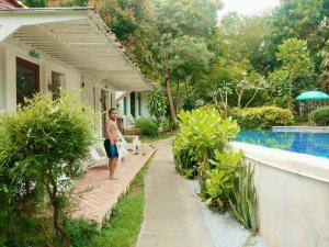 baan montra beach resort