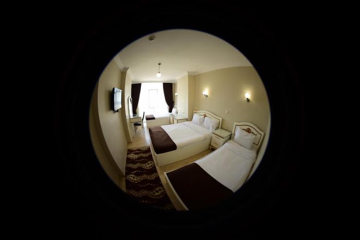 seref hotel