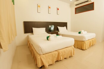 the green beach resort