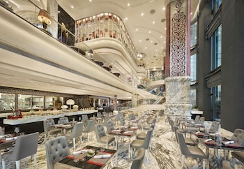the reverie saigon residential suites