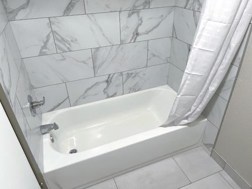 days inn and suites by wyndham santa rosa