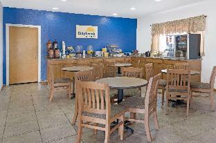 days inn and suites by wyndham santa rosa