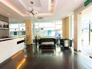 regalo hotel with lift