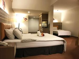 the landmark hotel