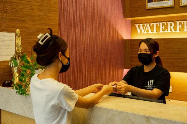 waterfront boutique hotel